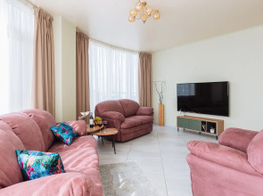 Квартира Очень большая квартира на берегу озера в Калининграде рядом с Рыбной деревней и Кафедральным собором