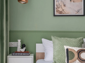 Студия у Метро Космонавтов