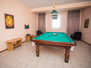 Гостиница Мир на Карбышева