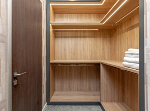 Трехкомнатный апартамент на 40 этаже