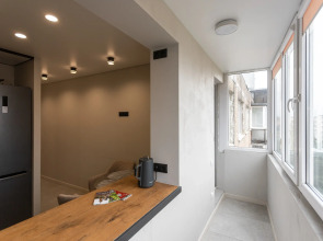 Квартира уютная трехкомнатная с двумя балконами рядом с островом Канта