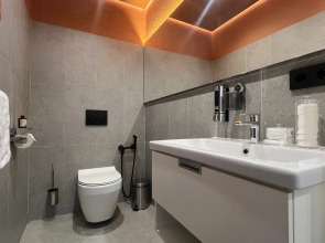 Апартаменты у Часовой Башни Оранжевые