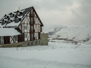 Отель Edelweiss Hotel