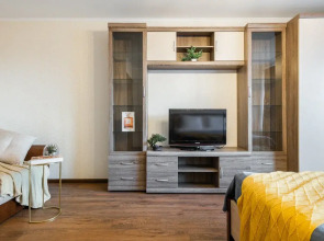 Апартаменты улучшенные Natali на метро Академика Янгеля