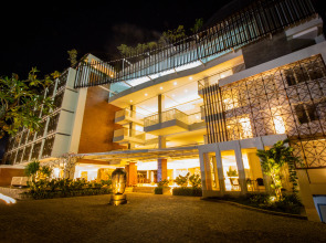 Отель FOX Jimbaran Beach