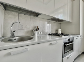 Апартаменты Прекрасная Двухкомнатная Квартира с Видом на Главный Проспект