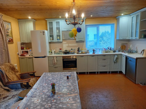 Дом у сосен