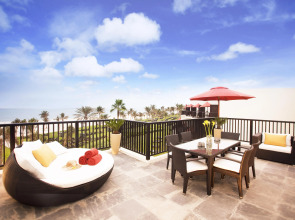 Отель JA The Resort - JA Palm Tree Court