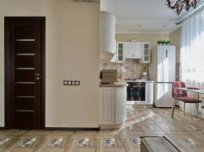 Апартаменты на Аллее Героев в Античном стиле