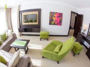 Отель Swiss Holiday