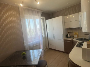 Квартира Уютная двухкомнатная квартира у Глобуса