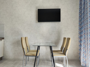 Апартаменты Panda Home с видом на мост влюблённых