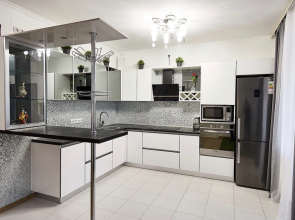 Апартаменты Трехкомнатная Квартира Люкс в Центре Омска