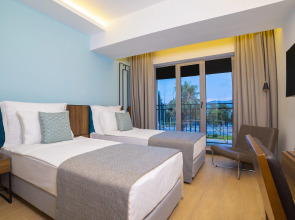 Отель Leaf Port Boutique