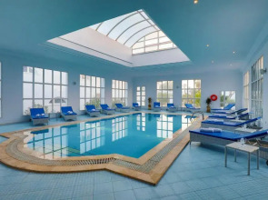 Курортный отель Hari Club Beach