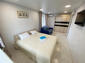 Апартаменты на проспекте 100летия 46а с видом на море