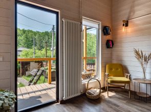 Частный дом с бaнeй на дpoвaх Harmony