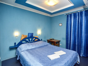 Отель Белое и Черное