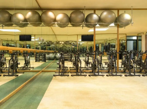 Отель Le Méridien Mina Seyahi Beach Resort & Waterpark