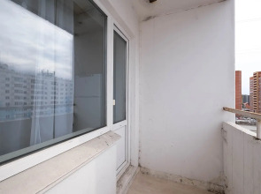 Квартира рядом с Мнтк им. Федорова и Ск Заря