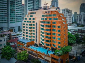 Отель Golden Tulip Mandison Suites