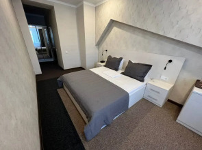 Отель Меридиан