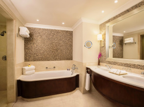 Отель JA The Resort - JA Palm Tree Court