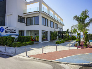 Курортный отель Four Season Li̇fe