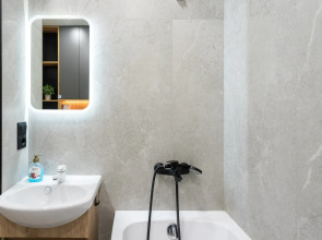 Квартира уютная трехкомнатная с двумя балконами рядом с островом Канта