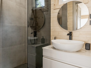 Частный Дом на Границе с Лесом