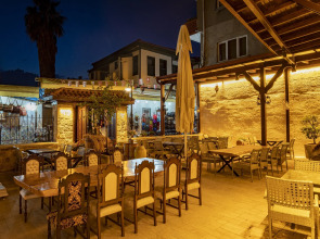 Отель WOO Town Suites