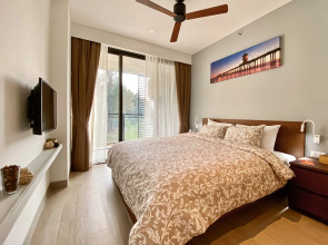 Апартаменты 2 спальни с видом на озеро в шаге от моря