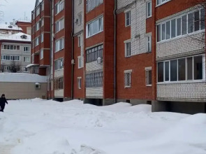 Апартаменты Современная 2 комнатная квартира в шаговой доступности от РКБ (больницы)