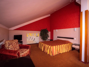 Отель Саврасовская