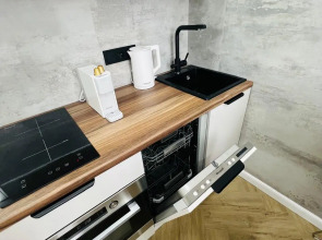 Апартаменты Студия с дизайнерским ремонтом с бассейном на крыше