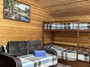 Лесной дворик