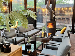 Поляна Глэмпинг, 1-я линия моря (12+)