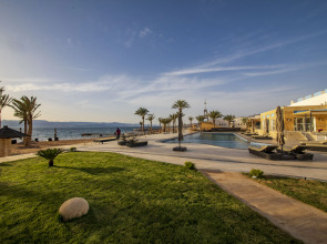 Отель Luxotel Aqaba Beach Resort & Spa Hotel
