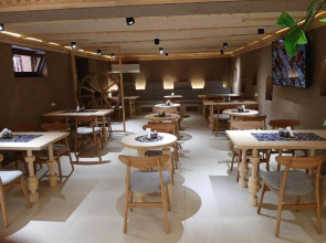 Отель Khans Palace