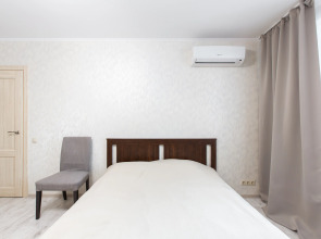 1b  Krasnogrskij 46 Apartments