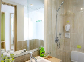 Отель MaxOneHotels Bukit Jimbaran