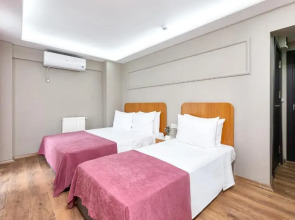 Ria Suites Hotel