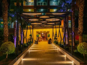 Отель Senza Grand Santana