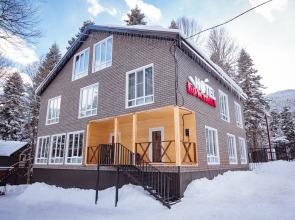 База Отдыха Hotel Brusnika