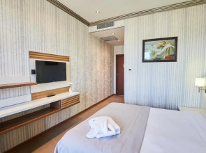 Отель Boulevard Side