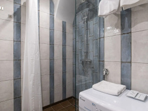 Отель Двенадцать