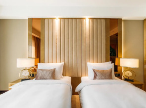 Отель Marjan Plaza