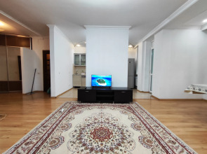 Апартаменты двухкомнатные уютные в самом центре Бишкека