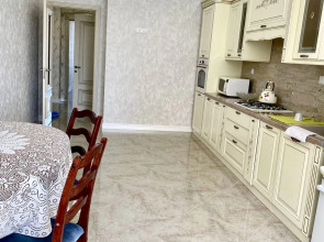 Квартира Просторная новая люкс в центре недалеко от моря