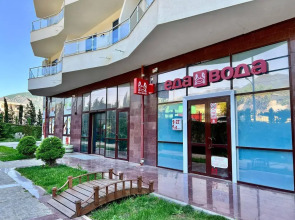 Апартаменты на Ялтинской улице, 12А. ЖК «Шато Лувр»